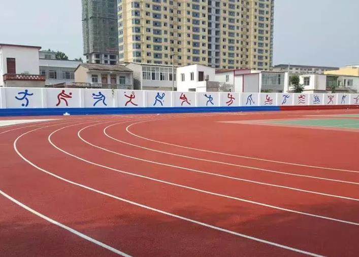 塑胶跑道厂家介绍下塑胶跑道与橡相比优势在哪开云 开云体育APP里？(图1)