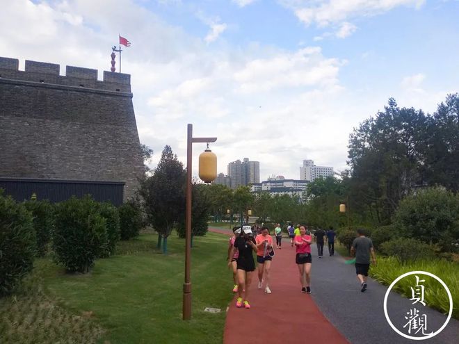 感谢环城北苑的塑胶跑道没让我开云 开云体育平台的减肥半途而废(图3)