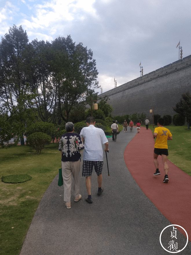 感谢环城北苑的塑胶跑道没让我开云 开云体育平台的减肥半途而废(图6)