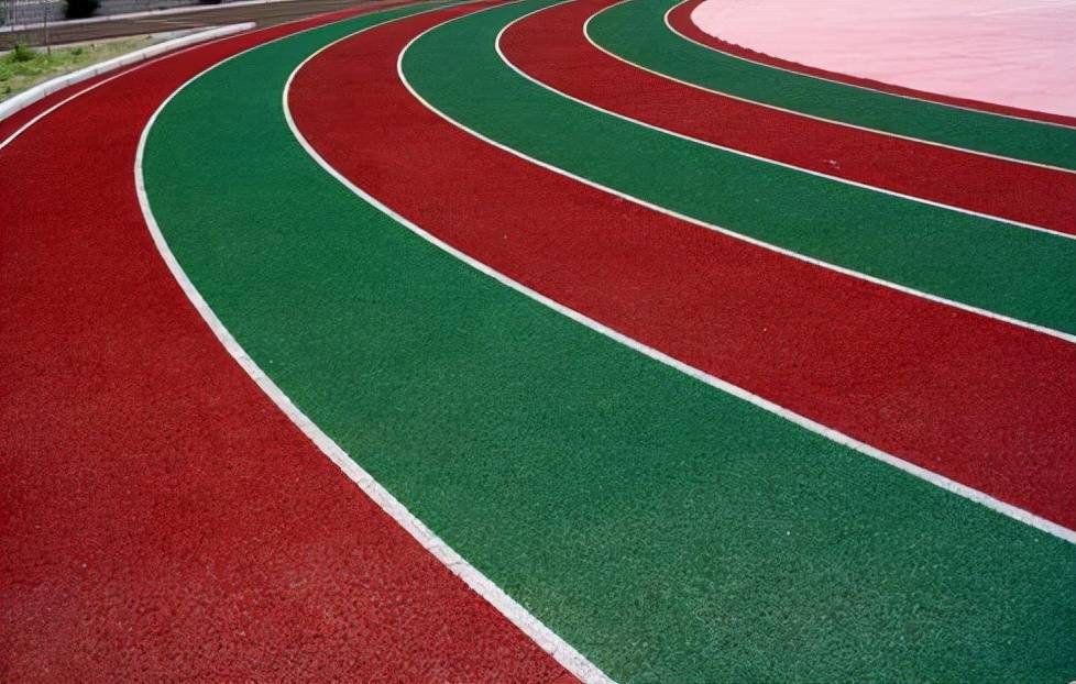 塑胶跑道的分类及特点有开云 开云体育哪些呢?(图3) 塑胶跑道的分类及特点有开云 开云体育哪些呢?(图3)