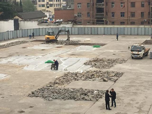 塑胶跑道、封闭足球场、篮球场…Kaiyun 开云…50天后老城大操场是这个模样(图2)
