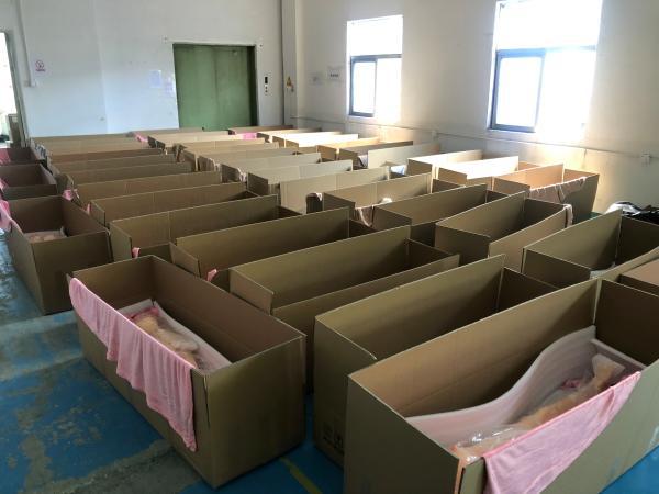 探访成人娃娃Kaiyun 开云工厂：疫情期间德意等国出口大涨可以私人定制(图2)
