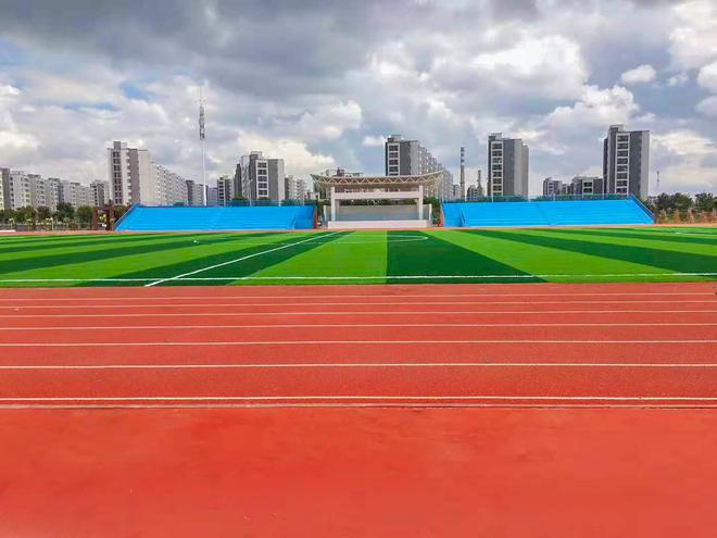 开云体育 开云平台塑胶跑道标准丨乔师傅体育新材专注研发塑胶运动场地跑道！