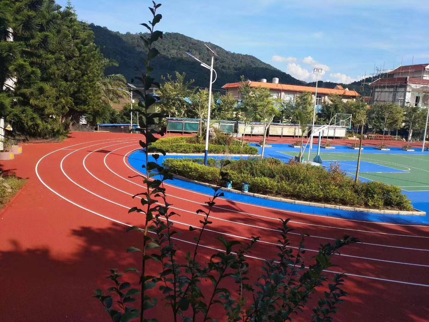 开云 开云体育官网透气型塑胶跑道简介