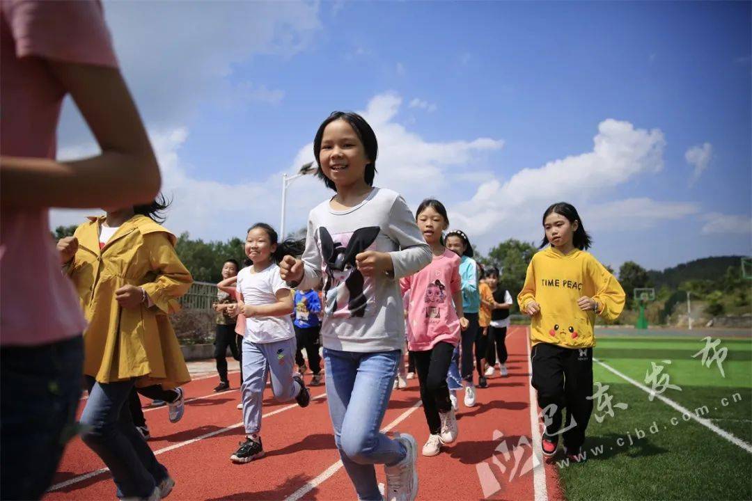 【民生实事追踪】Kaiyun 开云乡村学校有了新运动场！